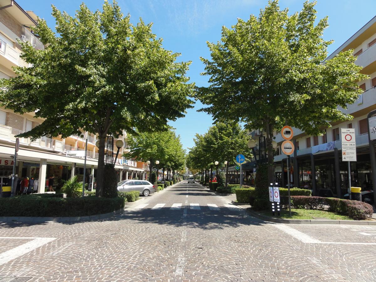 Reji - Appartamenti Бибионе Экстерьер фото